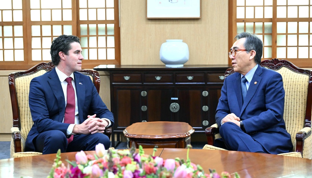 Minister of Foreign Affairs Cho Meets with State Minister for External Affairs of India and Assistant Minister for Foreign Affairs of Australia